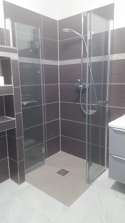 Fully Equipped 3 5 Bed Apartment *